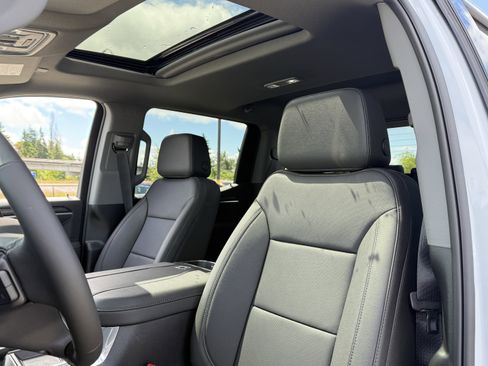 New 2026 Chevrolet Silverado 1500 LTZ w/ LTZ Premium Package AWD/4WD image 10