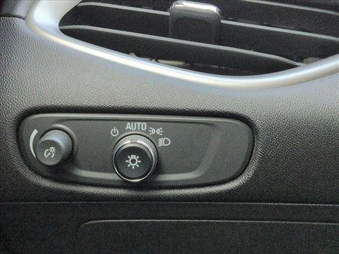 Certified 2022 Chevrolet Malibu LT FWD image 17