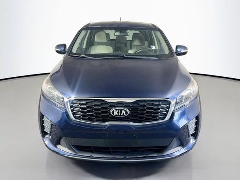 Used 2019 Kia Sorento AWD V6 image 3