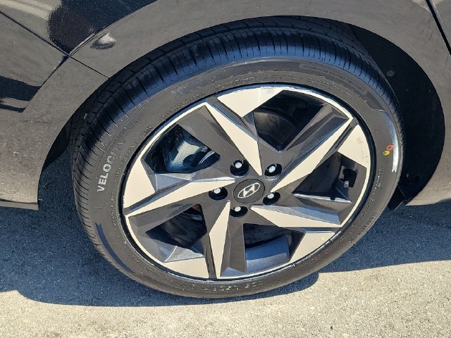 Used 2023 Hyundai Elantra SEL w/ Convenience Package FWD image 28