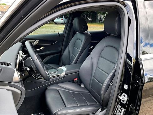 Used 2022 Mercedes-Benz GLC 300 4MATIC image 9