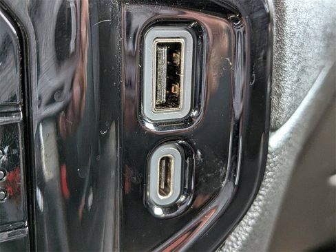 Used 2023 Chevrolet Silverado 1500 High Country image 22