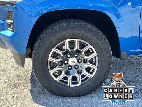 Used 2023 Chevrolet Colorado Z71 image 12