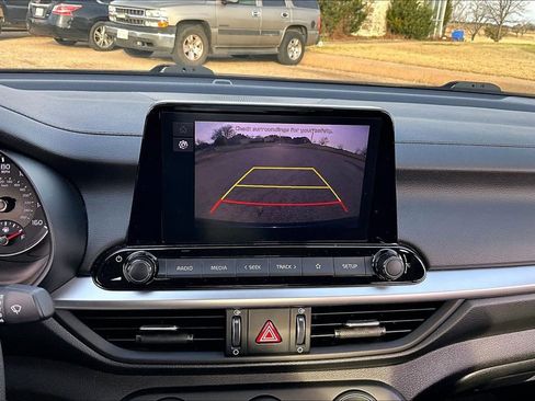 Certified 2024 Kia Forte LXS w/ LXS Technology Package image 23