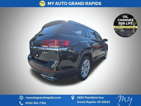 Used 2021 Volkswagen Atlas SE w/ Panoramic Sunroof Package AWD/4WD image 2