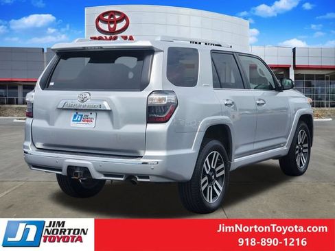 Used 2015 Toyota 4Runner Limited AWD/4WD image 5
