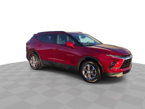 Used 2023 Chevrolet Blazer LT w/ Convenience Package image 2