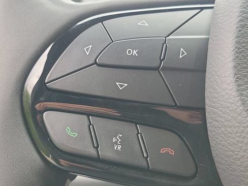 Used 2024 Chrysler Pacifica Limited FWD image 12