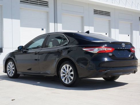 Used 2019 Toyota Camry LE image 8