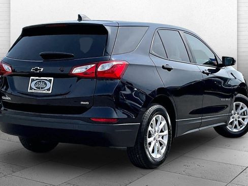 Used 2021 Chevrolet Equinox LS w/ LS Convenience Package AWD/4WD image 11