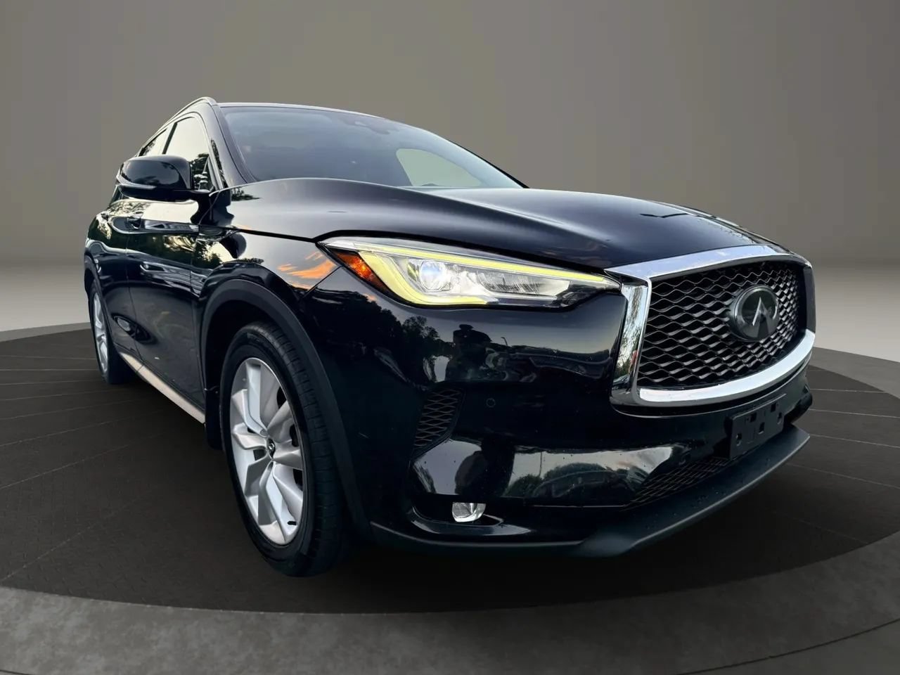 Used 2019 INFINITI QX50 Essential w/ Premium Heat Package AWD/4WD image 3