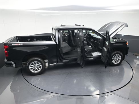 Used 2023 Chevrolet Silverado 1500 LT AWD/4WD image 14