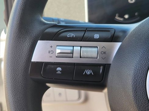 Used 2025 Hyundai Tucson SEL FWD image 12