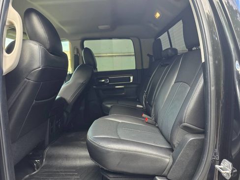 Used 2018 RAM 3500 Laramie image 32