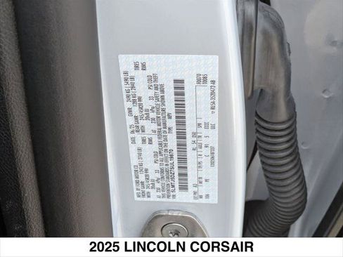Used 2025 Lincoln Corsair Grand Touring w/ Equipment Group 302A AWD/4WD image 28