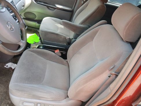 Used 2005 Toyota Sienna LE image 10