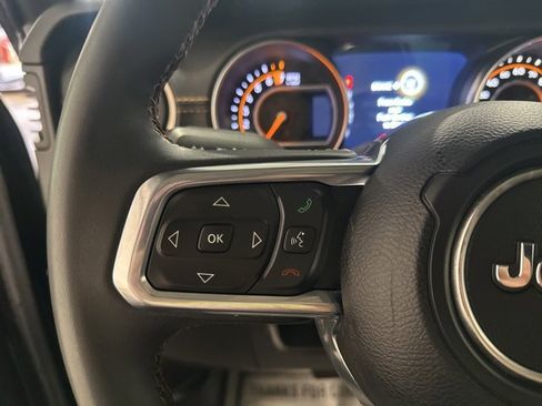 Used 2023 Jeep Gladiator Overland image 16