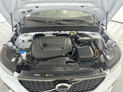 Used 2026 Volvo XC40 B5 Plus AWD/4WD image 28