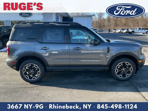 New 2025 Ford Bronco Sport Outer Banks image 2