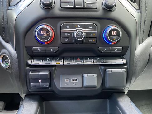 Used 2020 Chevrolet Silverado 1500 LT Trail Boss AWD/4WD image 29