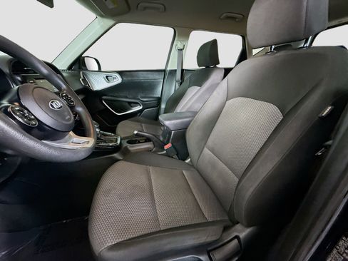 Used 2021 Kia Soul LX image 21