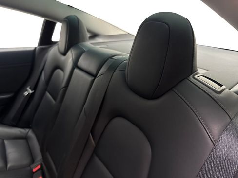 Used 2023 Tesla Model 3 Standard Range image 33