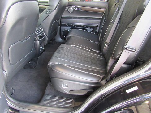 Used 2022 Genesis GV80 2.5T w/ Advanced Package 02 image 24