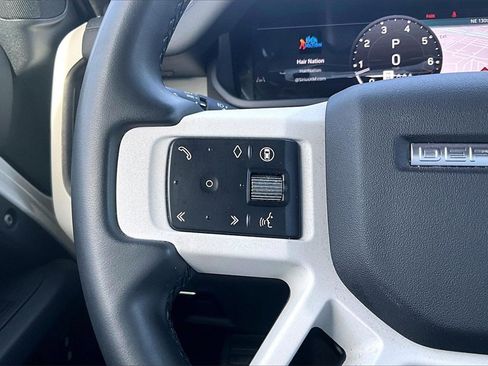 Used 2025 Land Rover Defender 110 S image 20