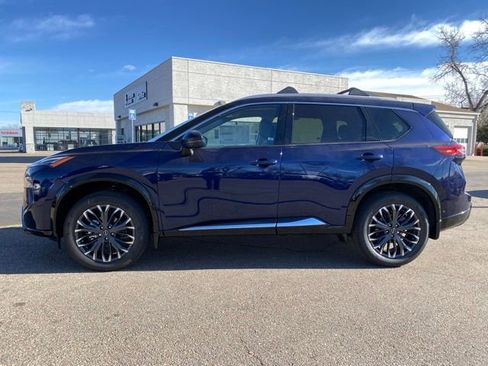 New 2026 Nissan Rogue Platinum image 2