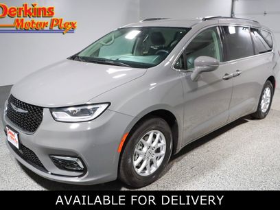 Used 2022 Chrysler Pacifica Touring-L