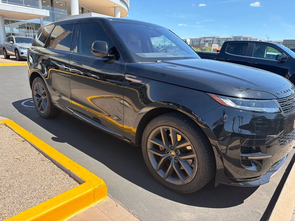 Used 2023 Land Rover Range Rover Sport SE Dynamic AWD/4WD image 3