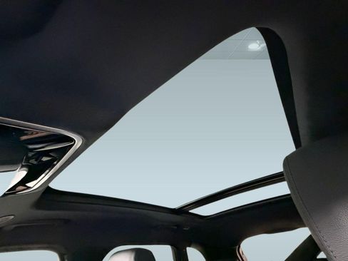 Used 2026 Land Rover Range Rover Velar S image 14