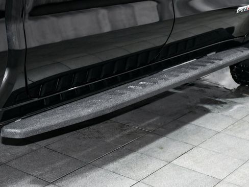 Used 2022 GMC Sierra 1500 AT4 image 98