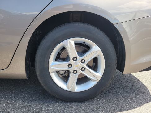 Used 2023 Chevrolet Malibu LT w/ Driver Confidence Package image 8