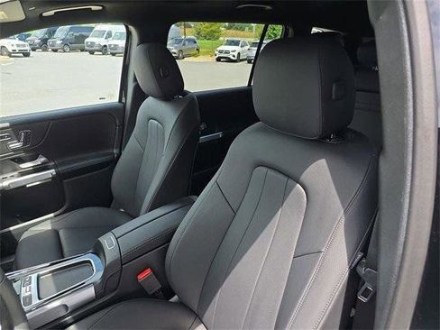Used 2026 Mercedes-Benz GLB 250 4MATIC image 24