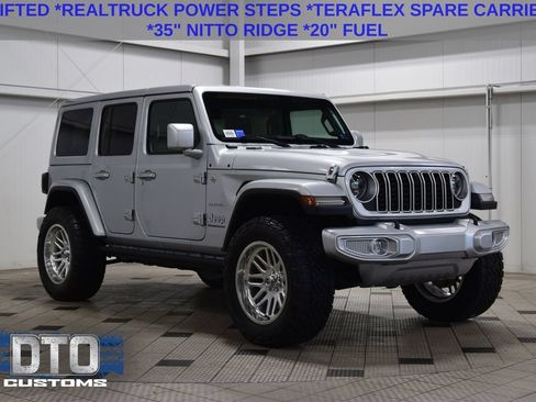 Used 2024 Jeep Wrangler Unlimited Sahara w/ Technology Group AWD/4WD image 1
