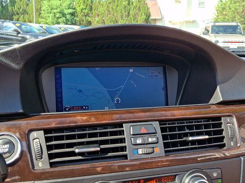 Used 2011 BMW 335i Convertible RWD image 18
