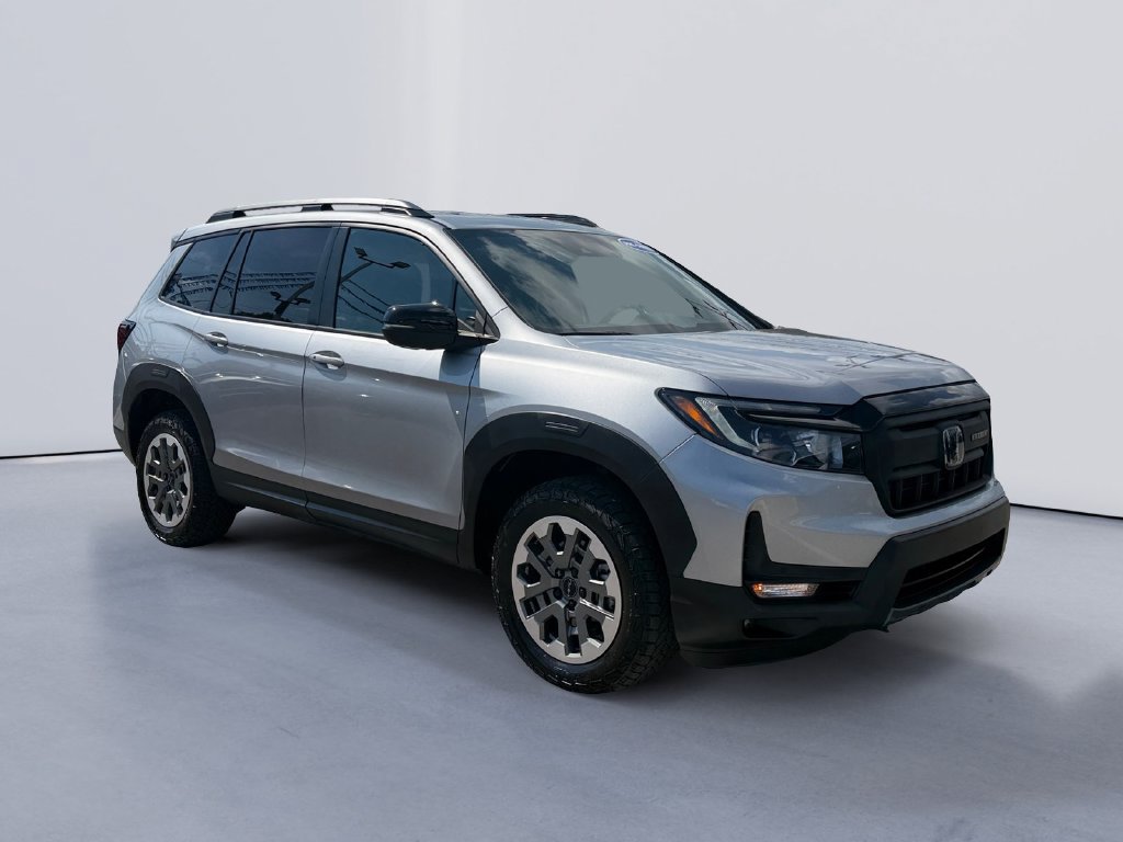 Used 2025 Honda Passport TrailSport image 1