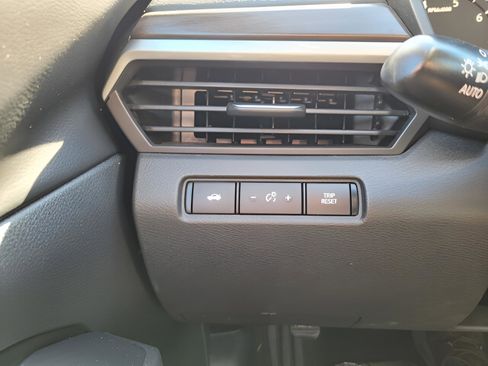 Used 2024 Nissan Altima 2.5 SV image 30