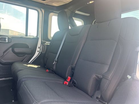 Used 2023 Jeep Wrangler Unlimited Sport AWD/4WD image 5