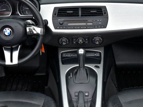 Used 2006 BMW Z4 3.0i image 25