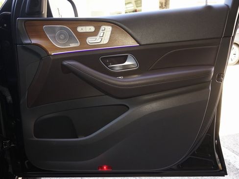 Used 2020 Mercedes-Benz GLS 580 4MATIC image 24