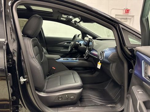 New 2026 Chevrolet Equinox EV LT image 31