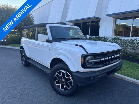 Used 2024 Ford Bronco Outer Banks AWD/4WD image 1