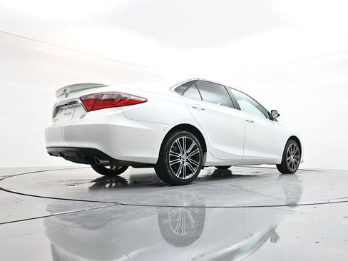 Used 2016 Toyota Camry SE image 33