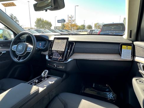 New 2026 Volvo XC90 B5 Core image 11