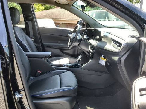 Used 2026 Buick Encore GX Sport Touring w/ Comfort Package FWD image 25