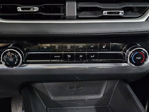 Used 2025 Chevrolet Equinox LT FWD image 16