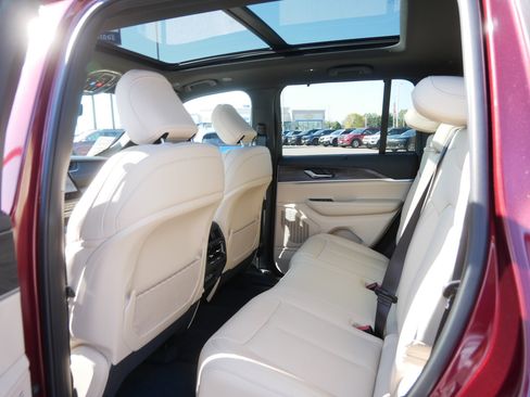 New 2025 Jeep Grand Cherokee Limited w/ Luxury Tech Group II image 5