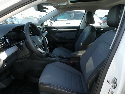 New 2025 Volkswagen Jetta SE image 28